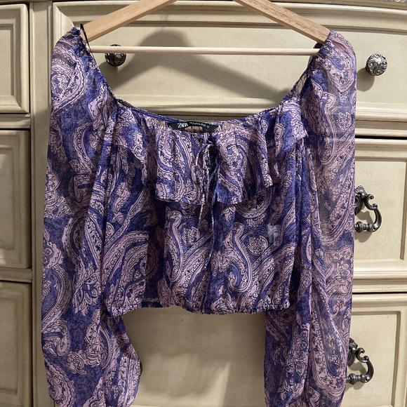 Zara Tops - Zara crop top